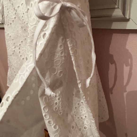 NWT Lilly Pulitzer Resort White Emiline Romper in Circle Bloom Eyelet Size 12 - Picture 3 of 7